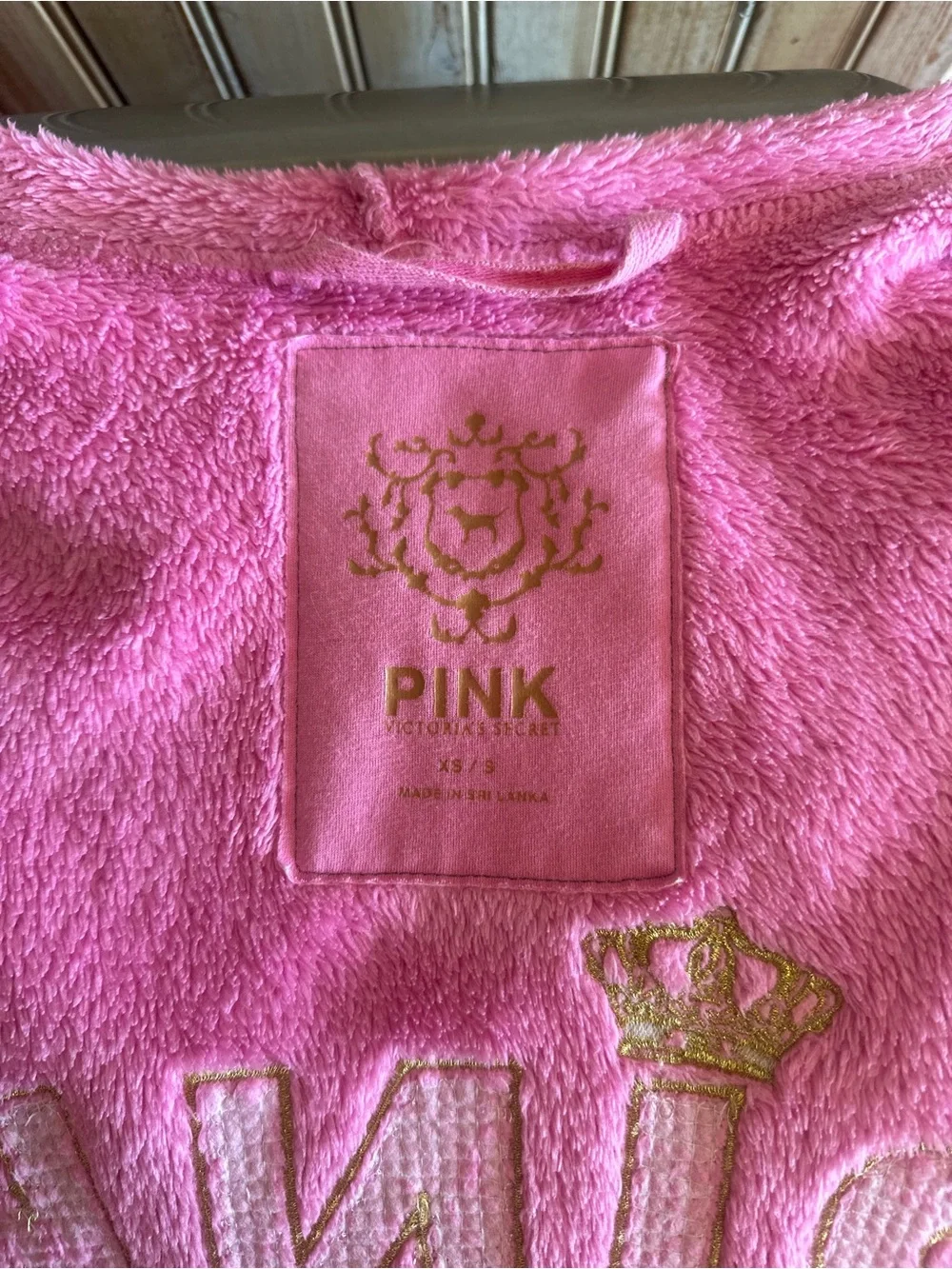 PINK Victoria's Secret Plush Hot Pink Hooded Robe with Gold Accents - Picture 5 of 5
